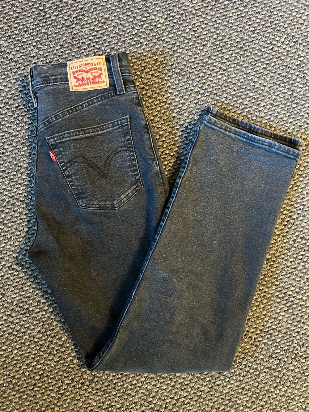 Levi's Women’s Grey/Black Ribcage Straight Leg Jeans